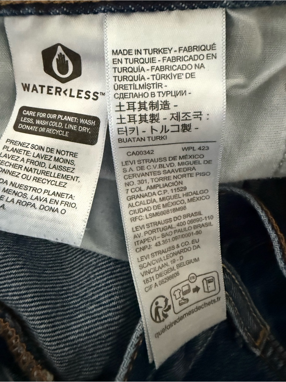 Levi's 501 Big E button fly Women’s Blue Denim Jeans - Classic Straight Fit - Picture 9 of 10
